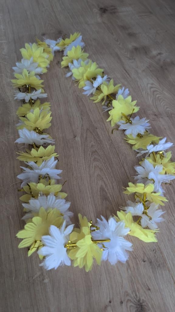 Bloemenkrans goud geel, Ophalen, Zo goed als nieuw, Meisje