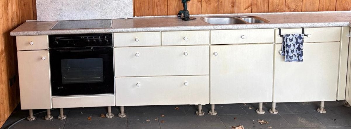 Gratis keukenblok, Huis en Inrichting, Keuken | Keukenelementen, Ophalen, Gebruikt, 200 cm of meer, Minder dan 100 cm