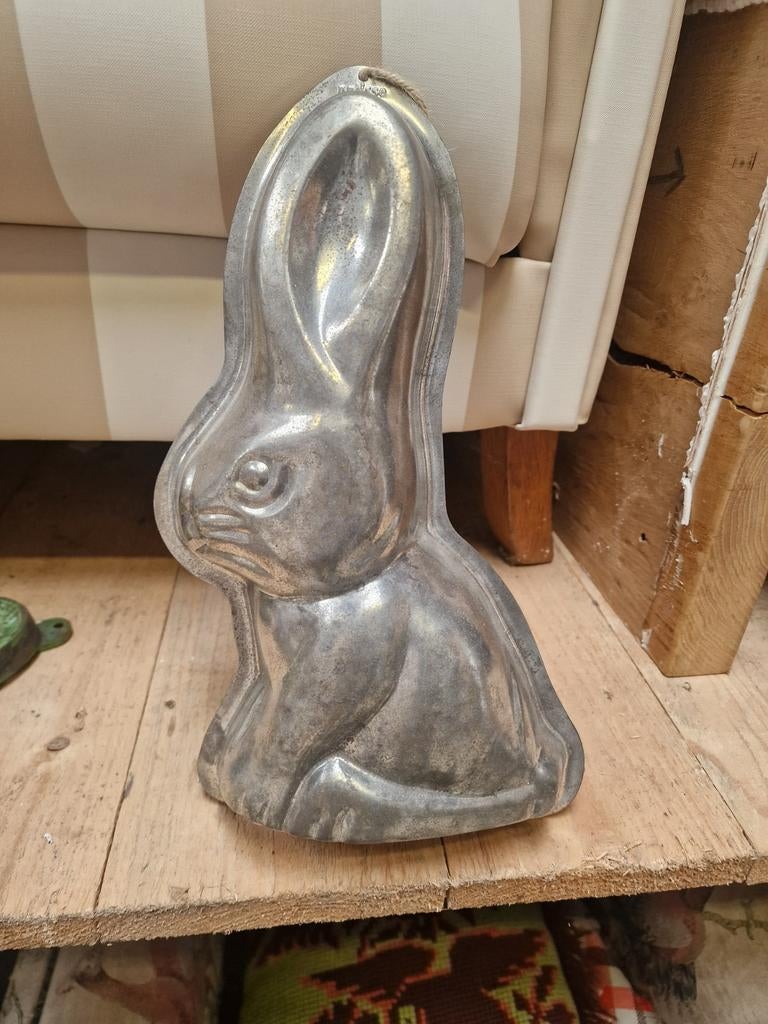Paashaas cakeblik brocante decoratie, Diversen, Pasen, Ophalen