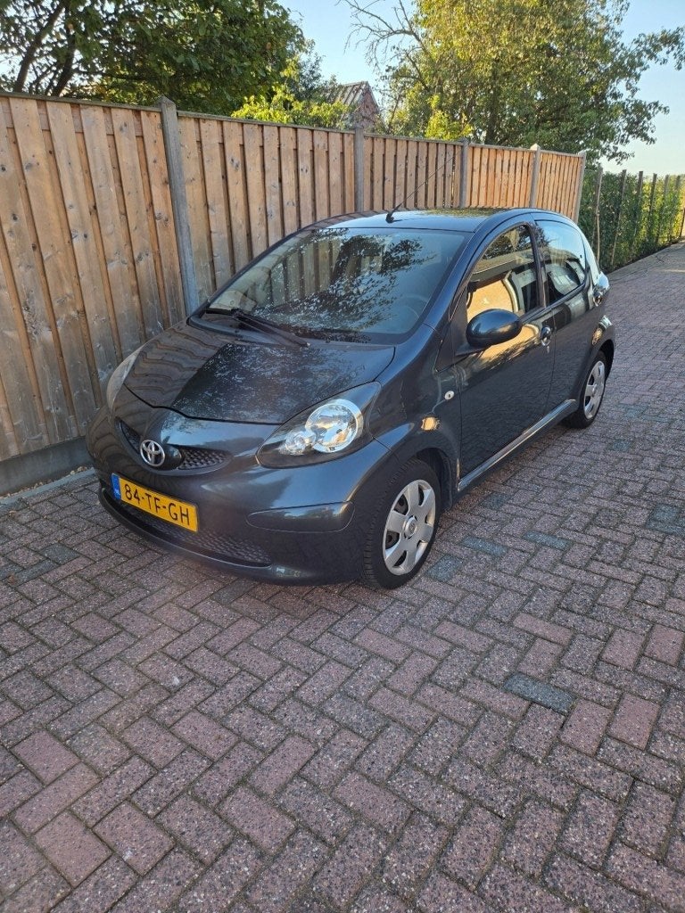 Toyota AYGO 1.0-12V +, Gebruikt, 4 stoelen, 68 pk, Bedrijf