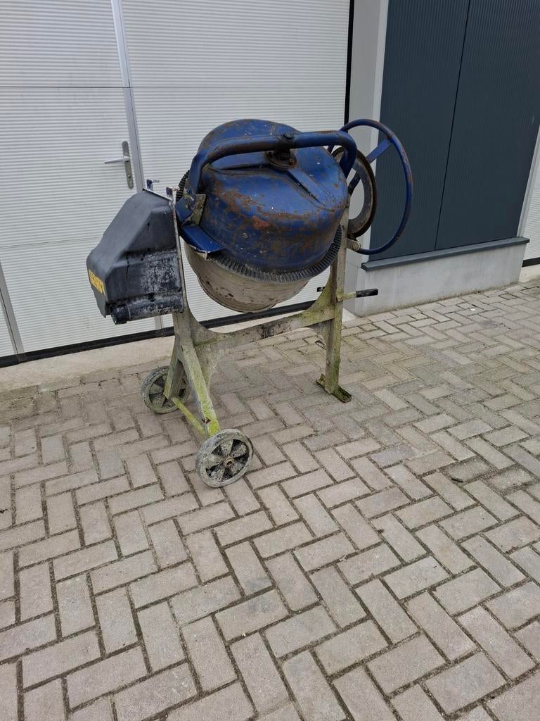Nette betonmolen die wat aandacht nodig heeft., Doe-het-zelf en Verbouw, Betonmolens, Ophalen of Verzenden