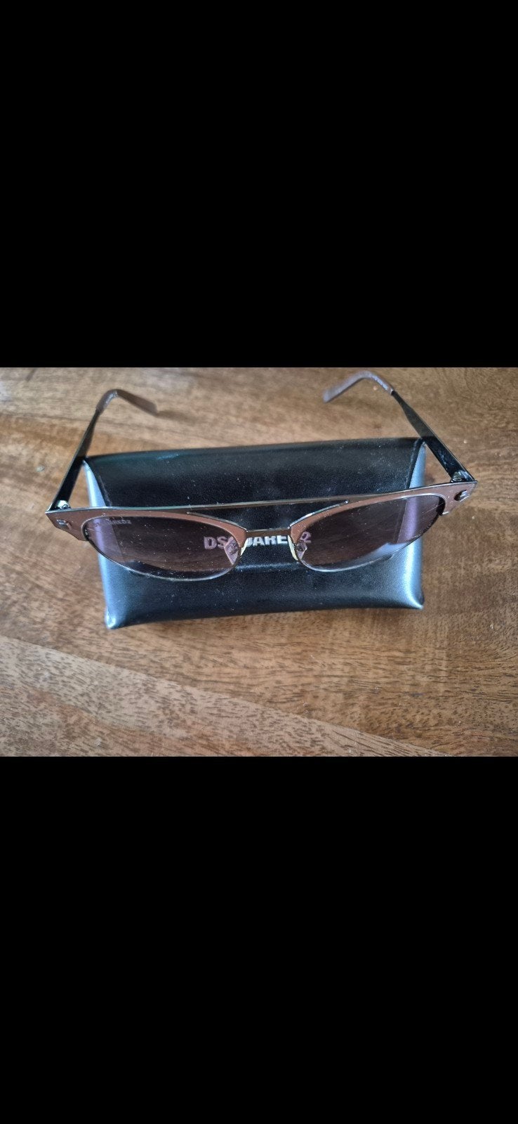 Dsquared2 zonnebril met etui, Sieraden, Tassen en Uiterlijk, Zonnebrillen en Brillen | Dames, Overige merken, Gebruikt, Zonnebril