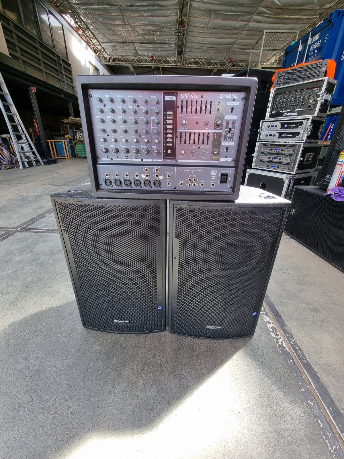Yamaha EMX66M Powered Mixer met JB Systems VIBE-12 MK2, Muziek en Instrumenten, Ophalen, Gebruikt, Minder dan 500 watt, P.A.
