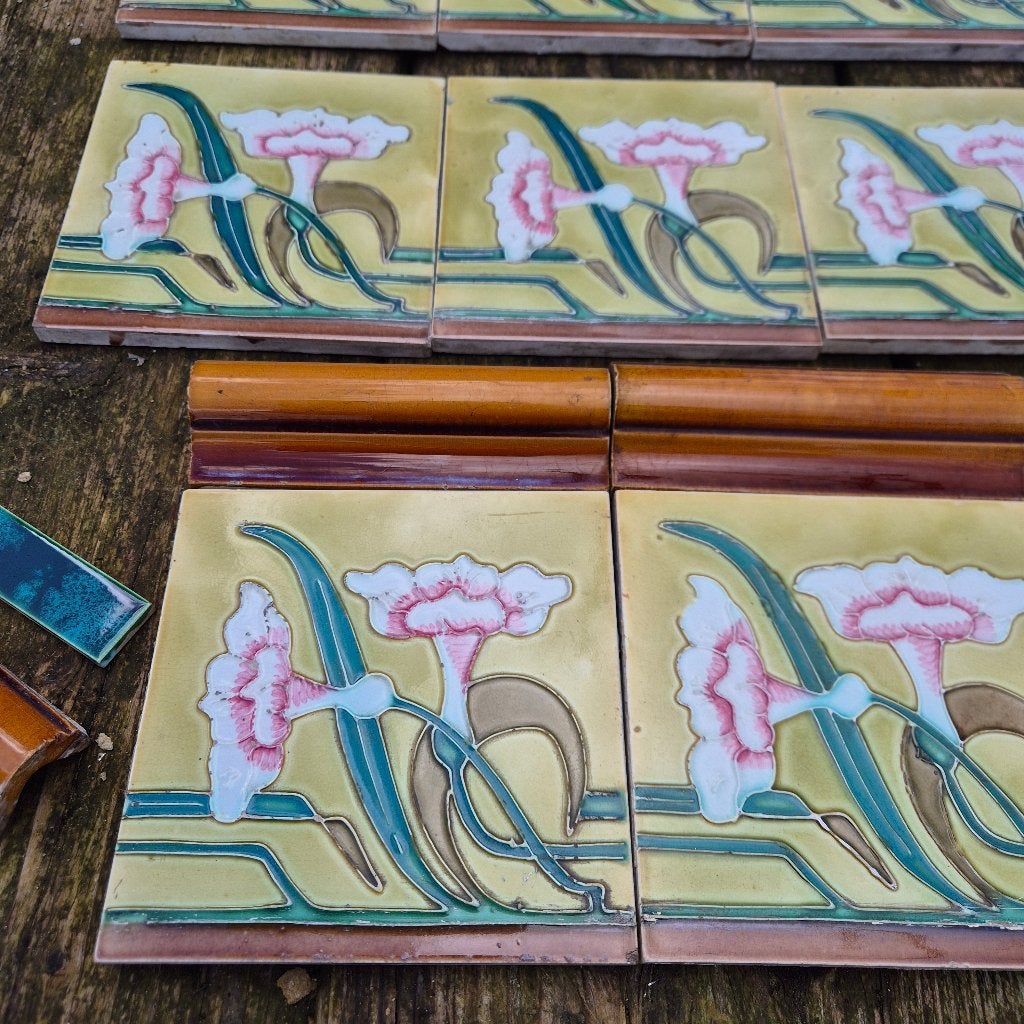 11 Art nouveau / jugendstil randtegels decor in relief, geel, Ophalen