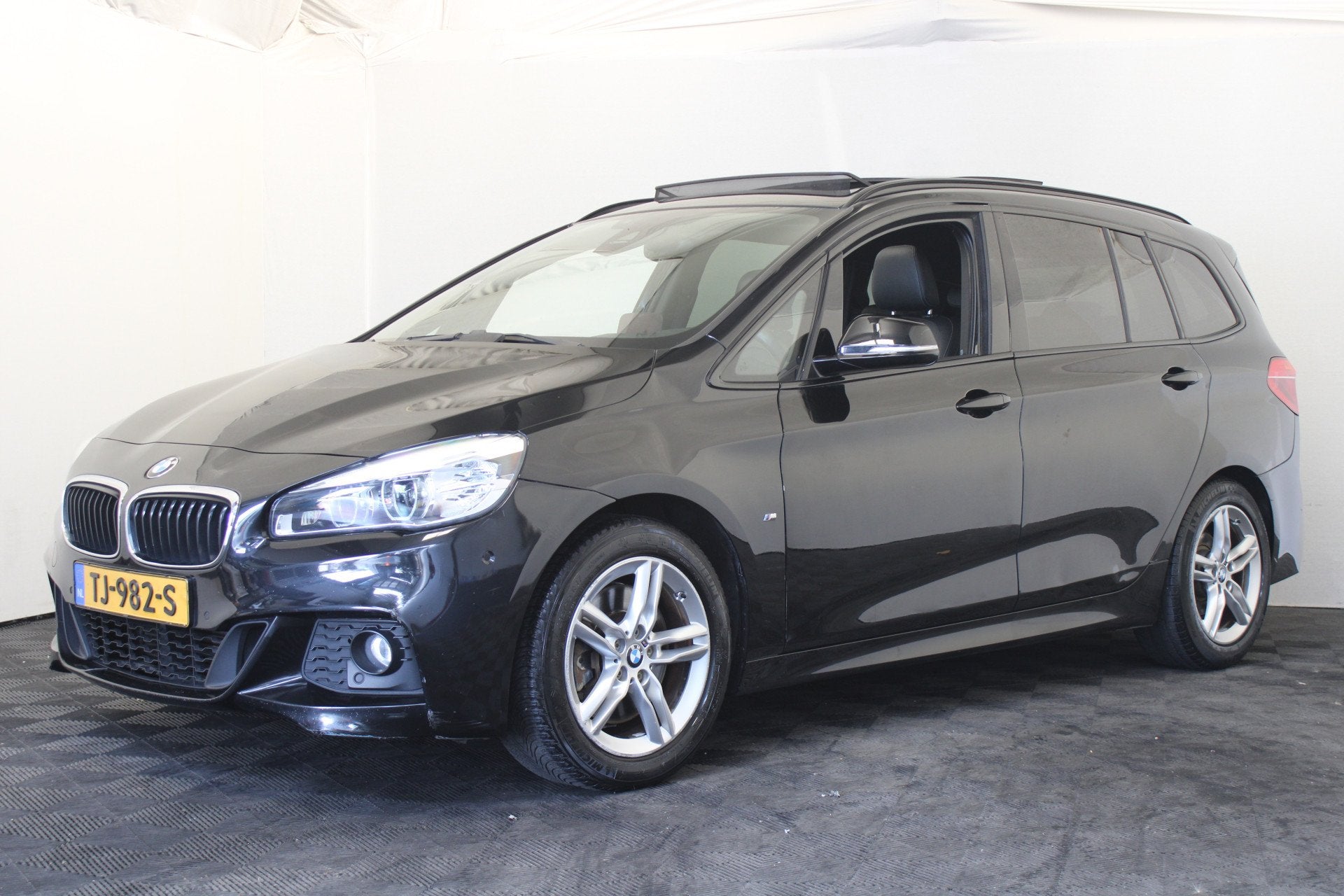 BMW 2 Serie Gran Tourer 220d 7p. Executive |Navi|Leder|, 2-Serie Gran Tourer, 7 stoelen, Zwart, Leder