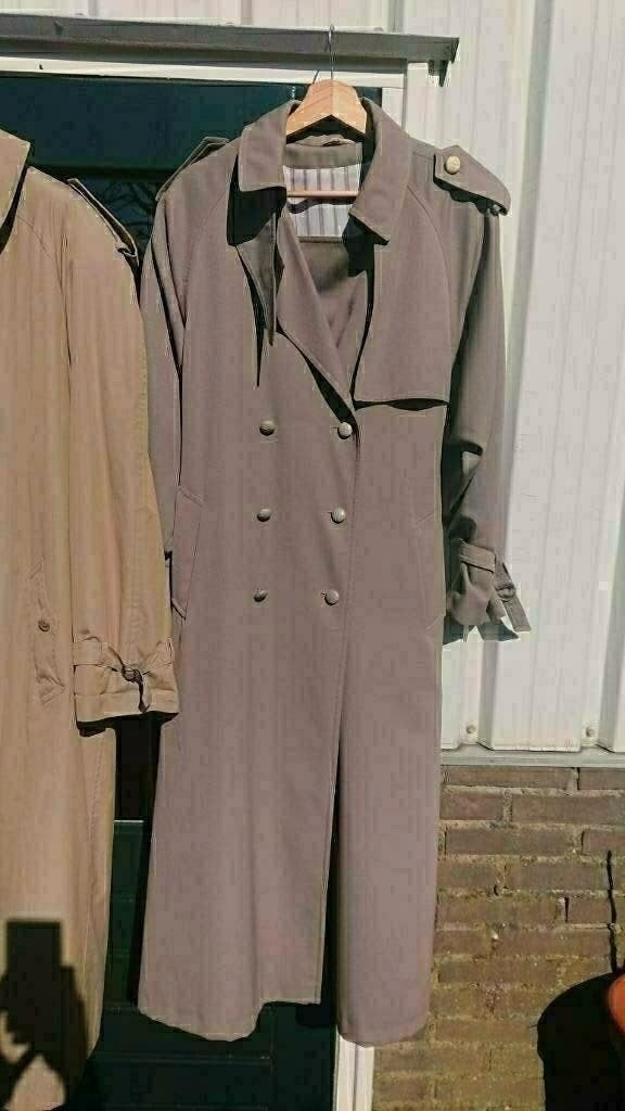 Muisgrijze trenchcoat dubbele voorkant mooie taile maat 48, Ophalen of Verzenden, Zo goed als nieuw, Maat 56/58 (XL), Grijs