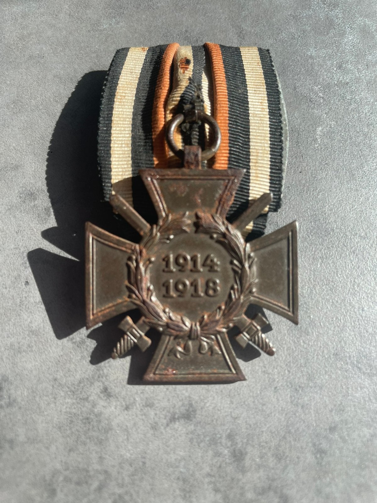 Ehrenkreuz fur Frontkamper met zwaarden opgemaakt, Verzamelen, Militaria | Algemeen, Ophalen of Verzenden, Landmacht, Duitsland