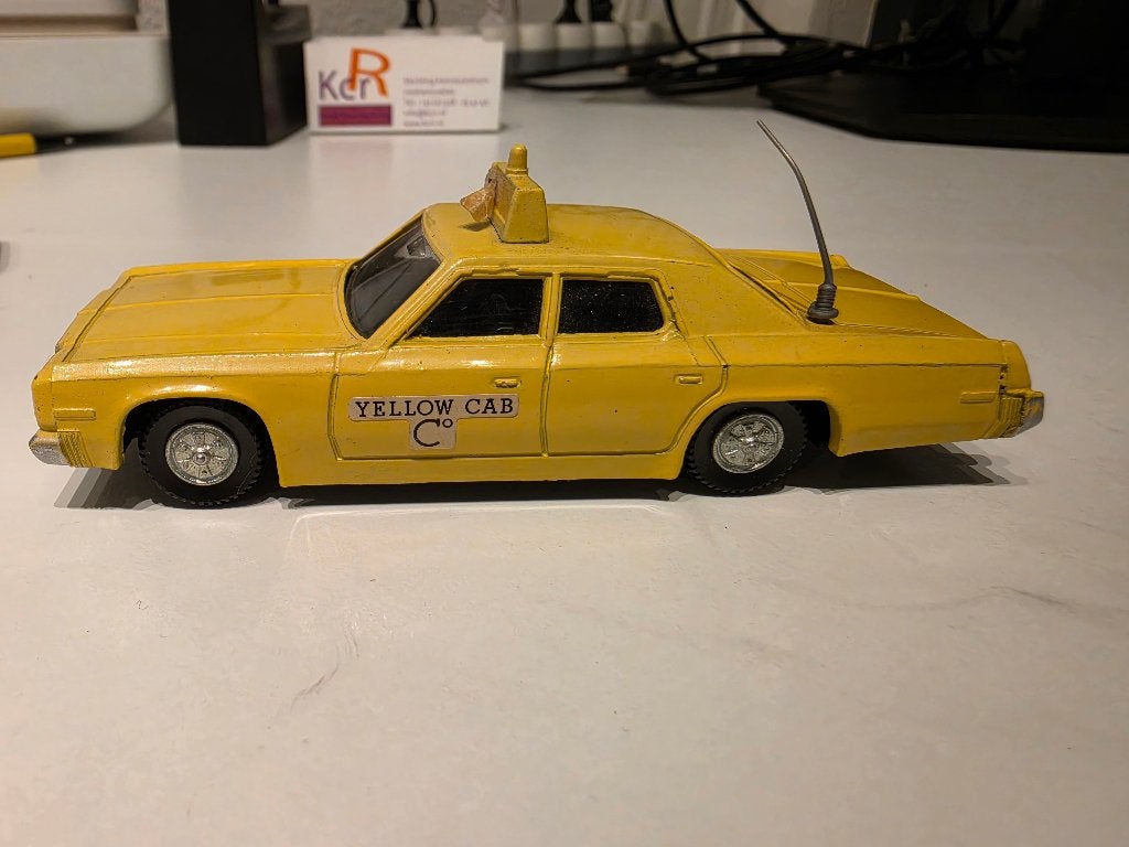Plymouth Gran Fury , yellow cab dinky toys, Ophalen of Verzenden, Gebruikt, Auto, Dinky Toys