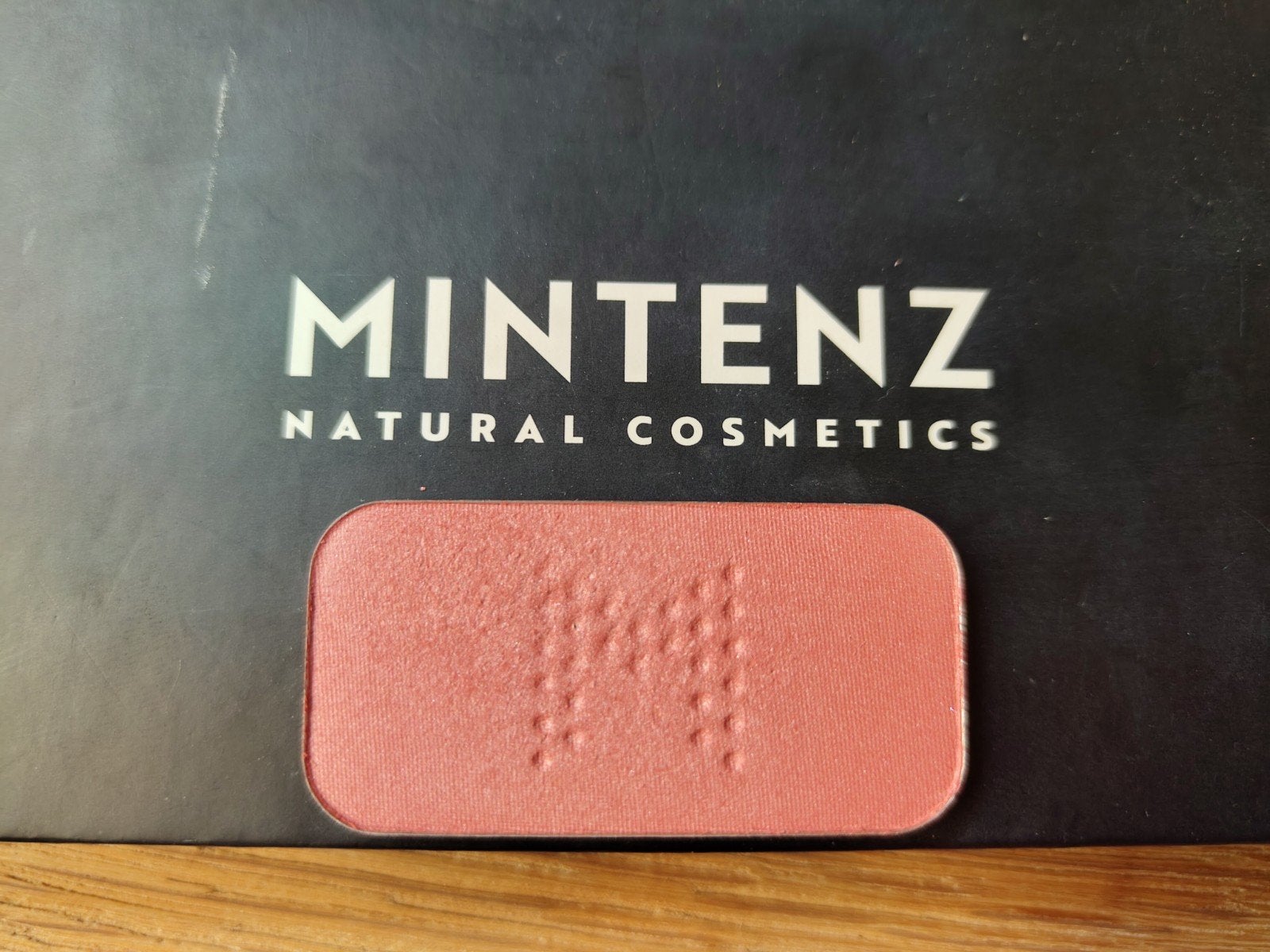 Mintenz geperste blush Adore, Sieraden, Tassen en Uiterlijk, Uiterlijk | Cosmetica en Make-up, Wangen, Verzenden, Oranje, Zo goed als nieuw
