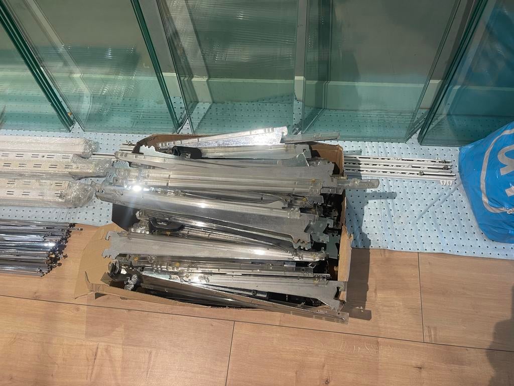 Glasplanken met wand- en draagconstructie - ca. 50 platen, Zakelijke goederen, Ophalen of Verzenden