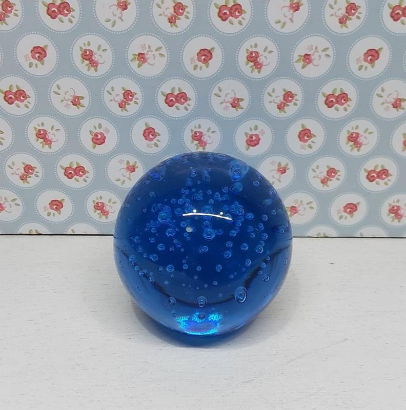 Blauwe glazen presse papier,  glas bol, ., Ophalen of Verzenden, Zo goed als nieuw, .
