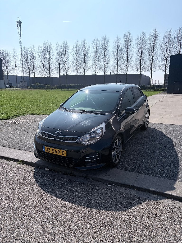Kia Rio 1.2 I 5DRS 2016 Zwart, Auto's, Kia, Particulier, Rio, ABS, Achteruitrijcamera, Airbags, Airconditioning, Alarm, Bluetooth