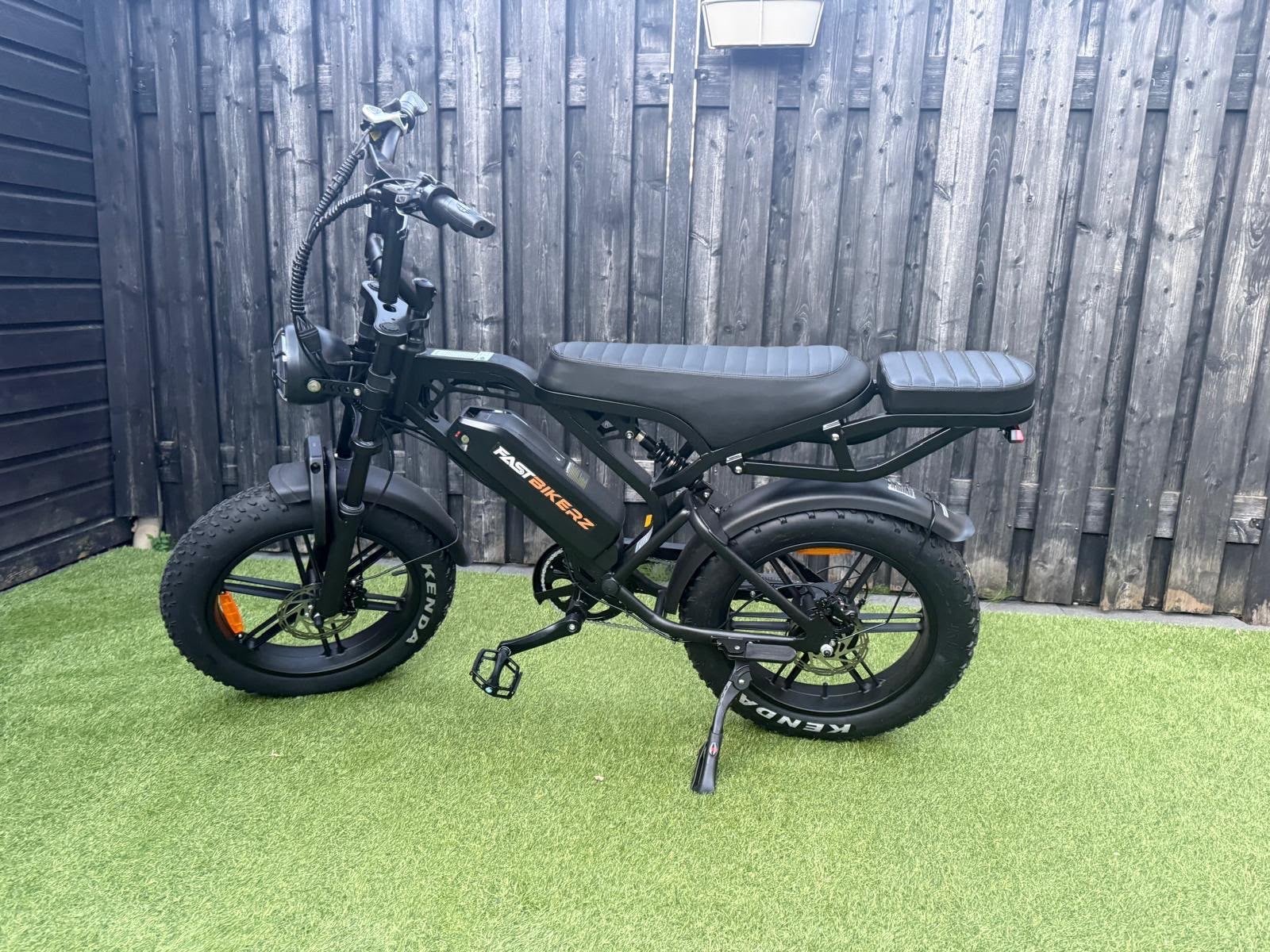 Fatbike V20PRO 9.0 zwart achterzitje voetsteuntjes voorslot, Fietsen en Brommers, Zo goed als nieuw, Minder dan 47 cm, 50 km per accu of meer