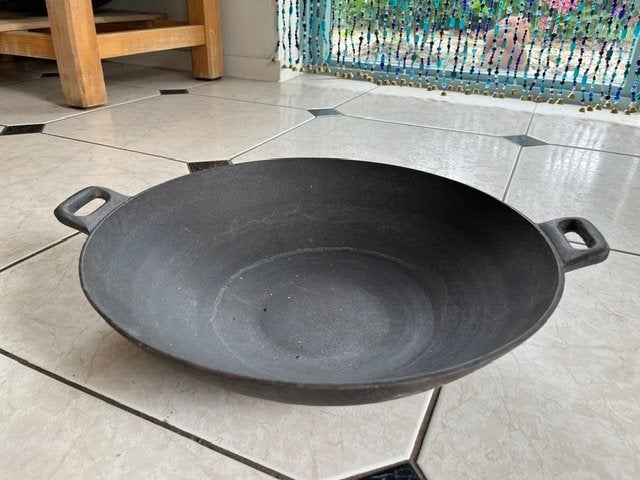 Gietijzeren wok 37 cm, Gebruikt, Gietijzer, Met handvatten, Ophalen of Verzenden