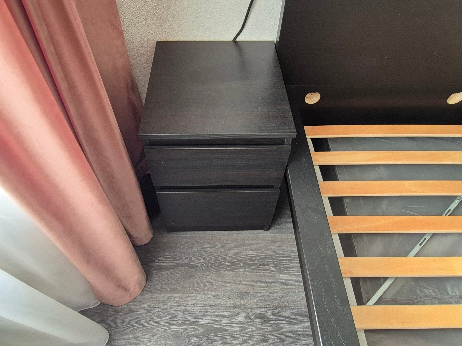 Tweepersoonsbed ikea met lattenbodem  2 nachtkastjes, Ophalen, Gebruikt, Zwart, Tweepersoons