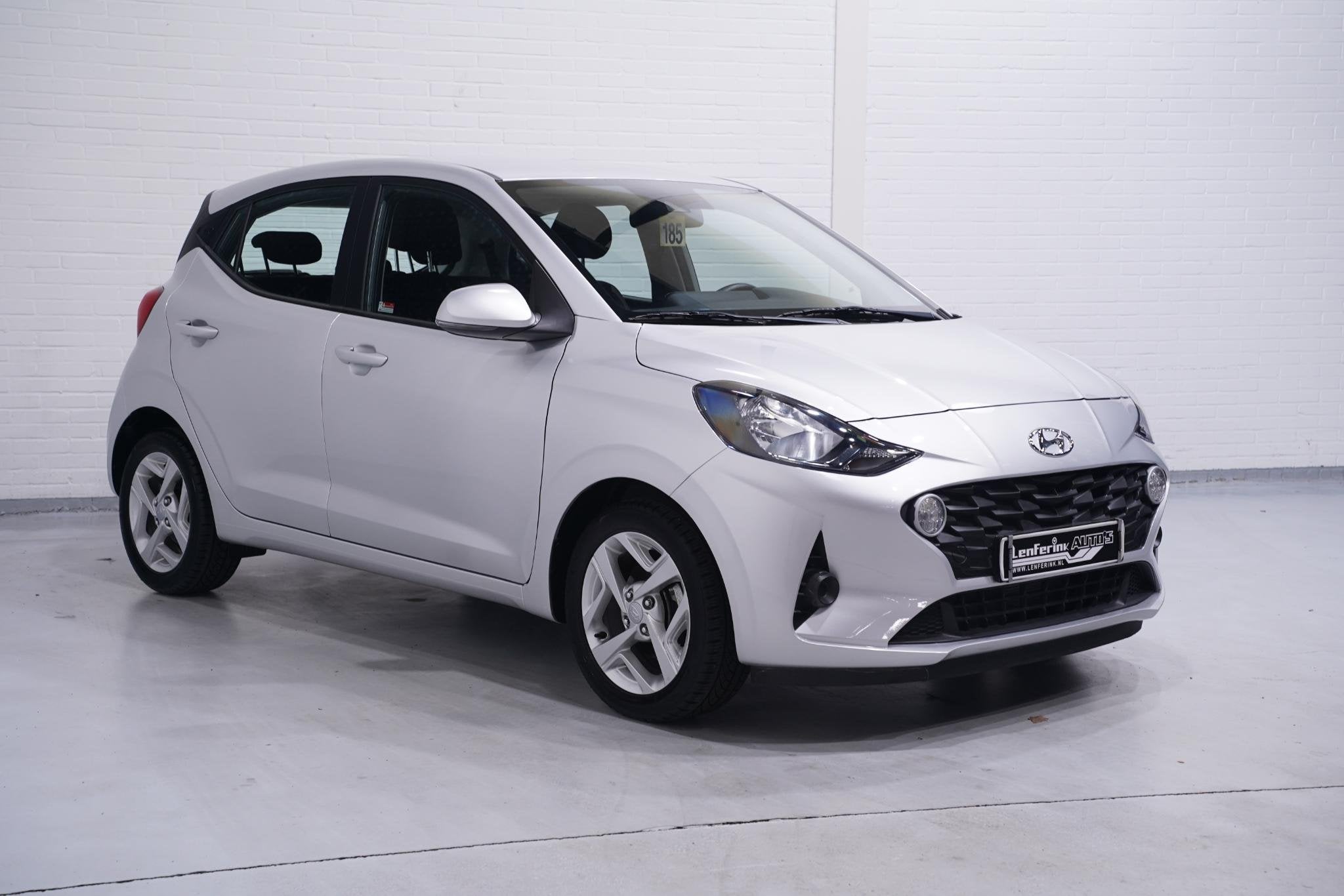 Hyundai i10 1.0 Trend Apple Carplay Navi Airco PDC Achter St, Auto's, Hyundai, Stof, Gebruikt, Euro 6, 899 kg