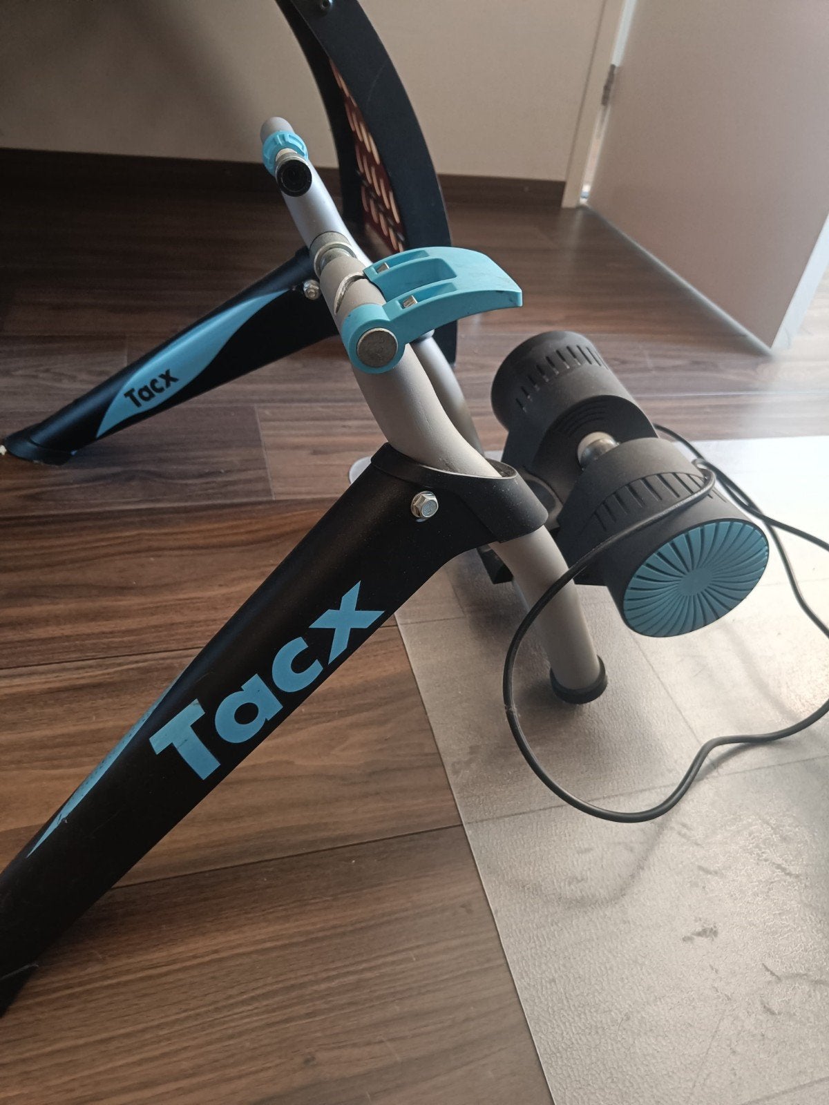 Tacx Genius Smart Trainer, Gebruikt, Ophalen of Verzenden, Metaal, Benen