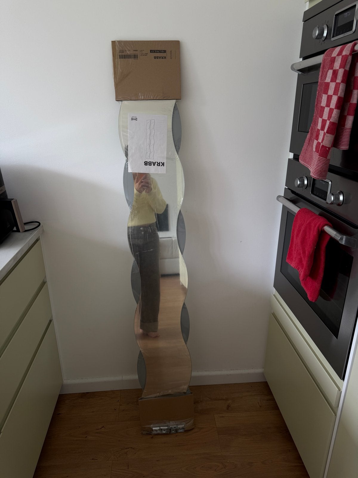 IKEA KRABB spiegel - Nieuw in verpakking, Ophalen, Overige vormen, Minder dan 50 cm, 150 tot 200 cm