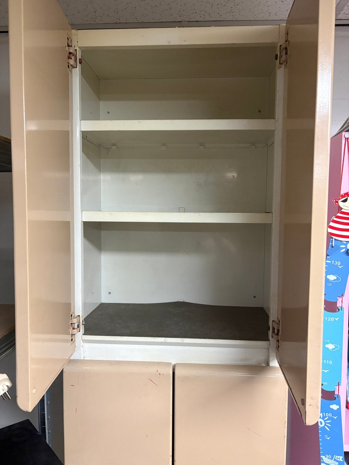 Stoere Vintage Metalen Kast – Industriële Opbergkast (Retro), Ophalen, Gebruikt