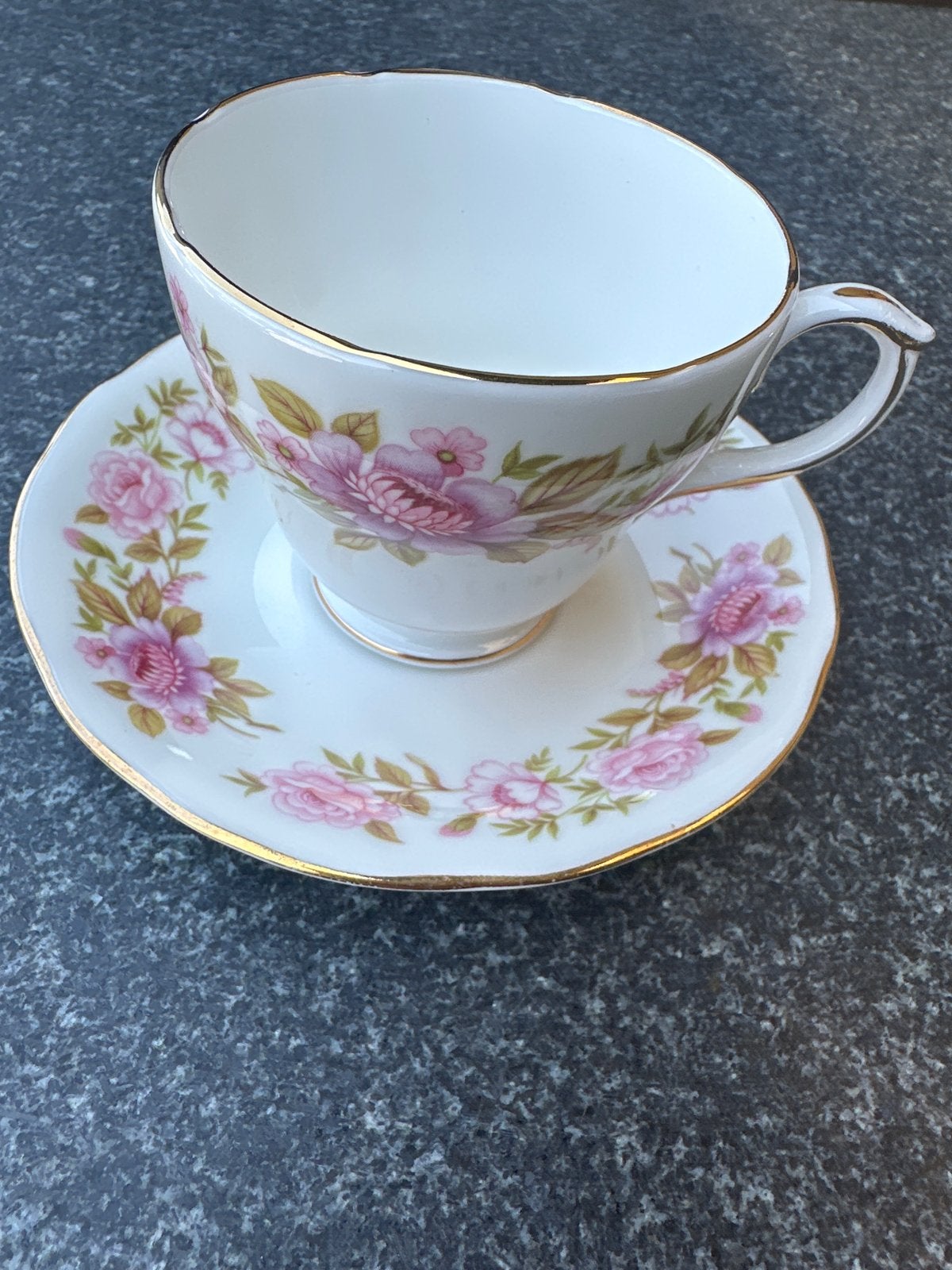 Duchess Bone China England Kop en Schotel met Rozenpatroon, Ophalen of Verzenden