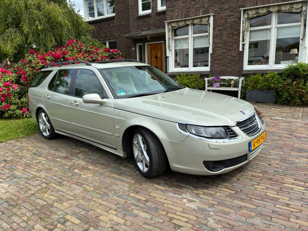 Saab 9-5  Aero 2,3 Turbo, station in unieke kleurcombi, Auto's, Saab, 2290 cc, Leder, Particulier, Dealer onderhouden
