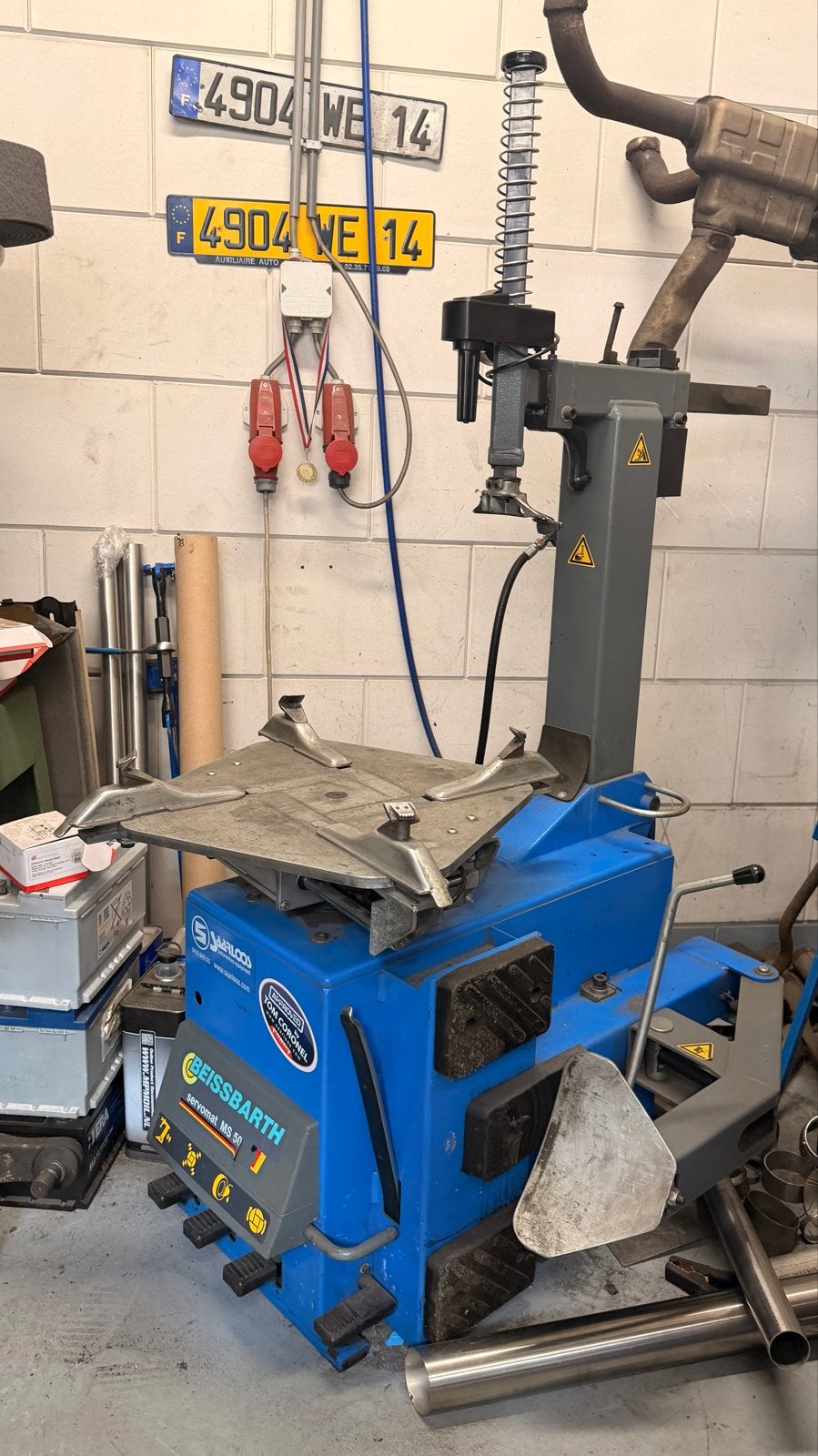 Beissbarth Servomat MS 50 en een Beissbarth Microtec 825, Ophalen, Gebruikt, Universele onderdelen