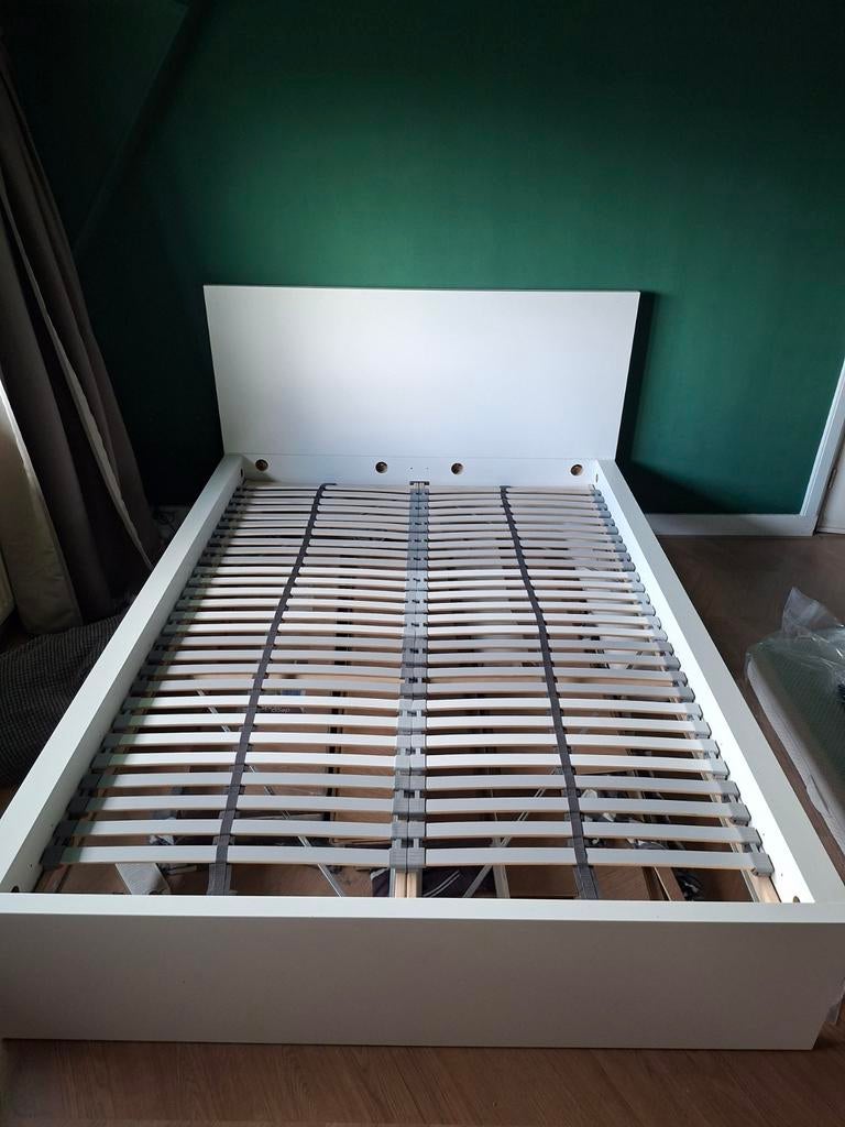 Malm bed (ikea) tweepersoons, Huis en Inrichting, Slaapkamer | Bedden, Zo goed als nieuw, Tweepersoons, 140 cm, Hout, Wit, Ophalen