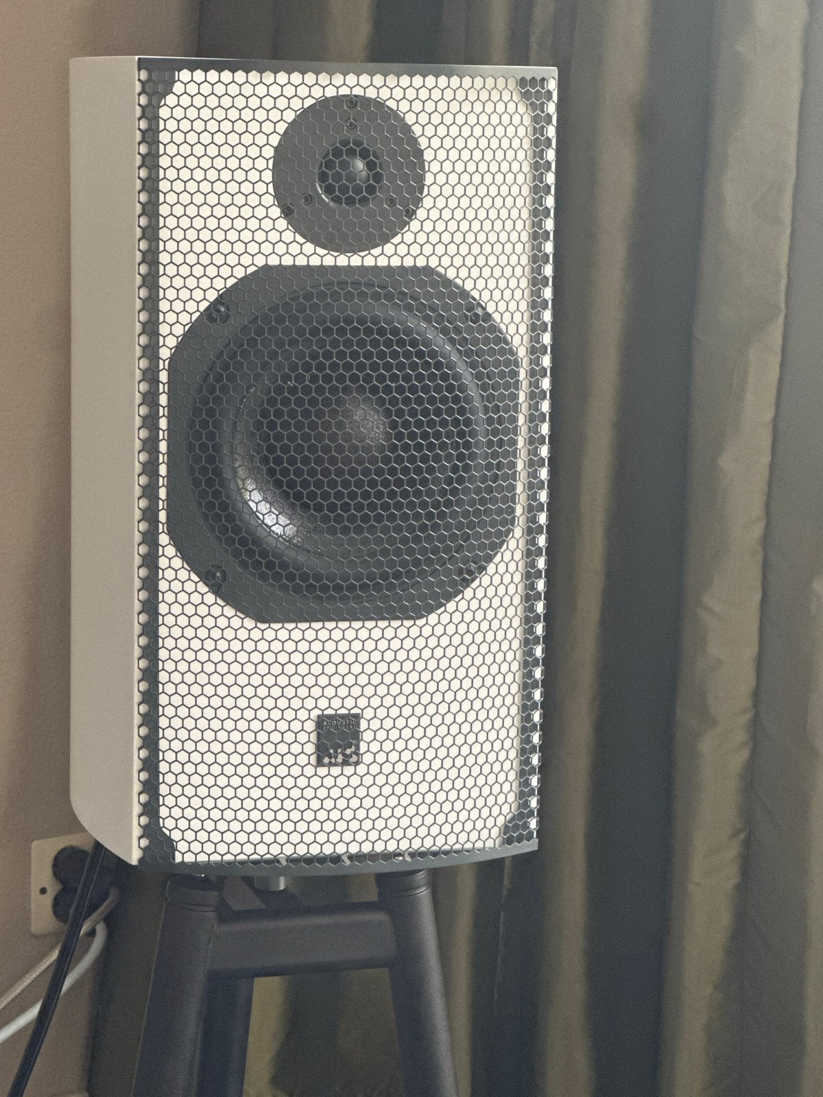 Atc scm 19v inclusief solidsteel stands, Zo goed als nieuw, 60 tot 120 watt, Front, Rear of Stereo speakers, Ophalen