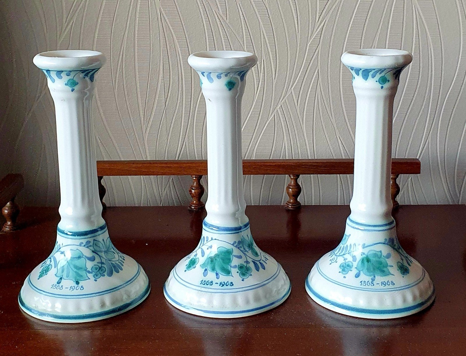 Set van 3 Delftse aardewerk kandelaars, 1368-1968, Antiek en Kunst, Ophalen, Keramiek of Aardewerk