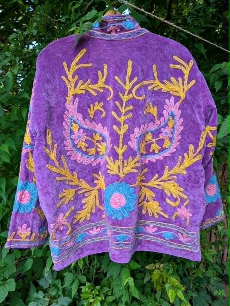 Zomerweide kleurig fluwelen Suzani jasje! Maat M, Kleding | Dames, Jasjes, Kostuums en Pakken, Nieuw, Jasje, Maat 38/40 (M), Paars