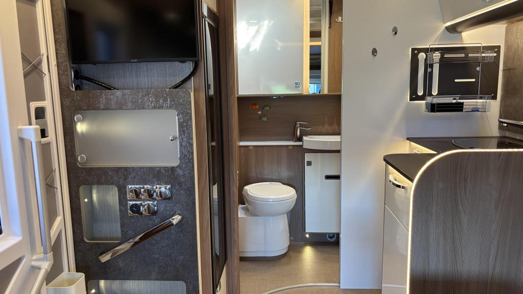 Bürstner Lyseo TD 594 Harmony Line, Caravans en Kamperen, Campers, Fiat, Bedrijf, Koelkast, Bürstner