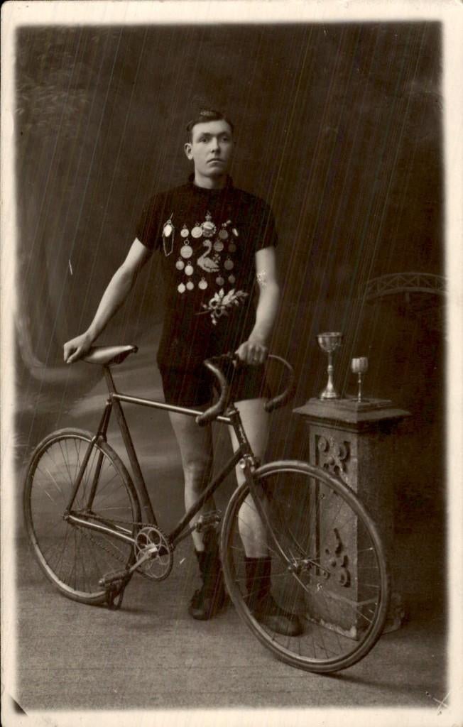 Evert van Grafhorst - Fotokaart Wielrenner, Verzamelen, Ophalen of Verzenden, Voor 1920, Ongelopen, Noord-Brabant