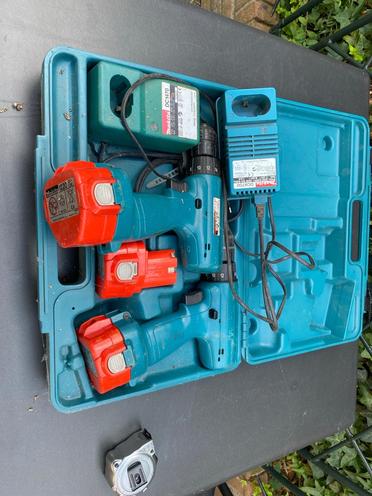 Makita 6227D Boor- en Schroefmachine met Accu's en Lader, Ophalen, Gebruikt, Variabele snelheid, Boor- en Schroefmachine