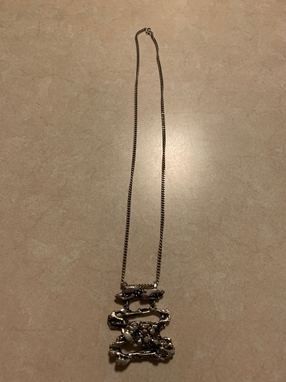 Zilveren handgemede hanger met ketting, Ophalen of Verzenden, Zo goed als nieuw, Zilver