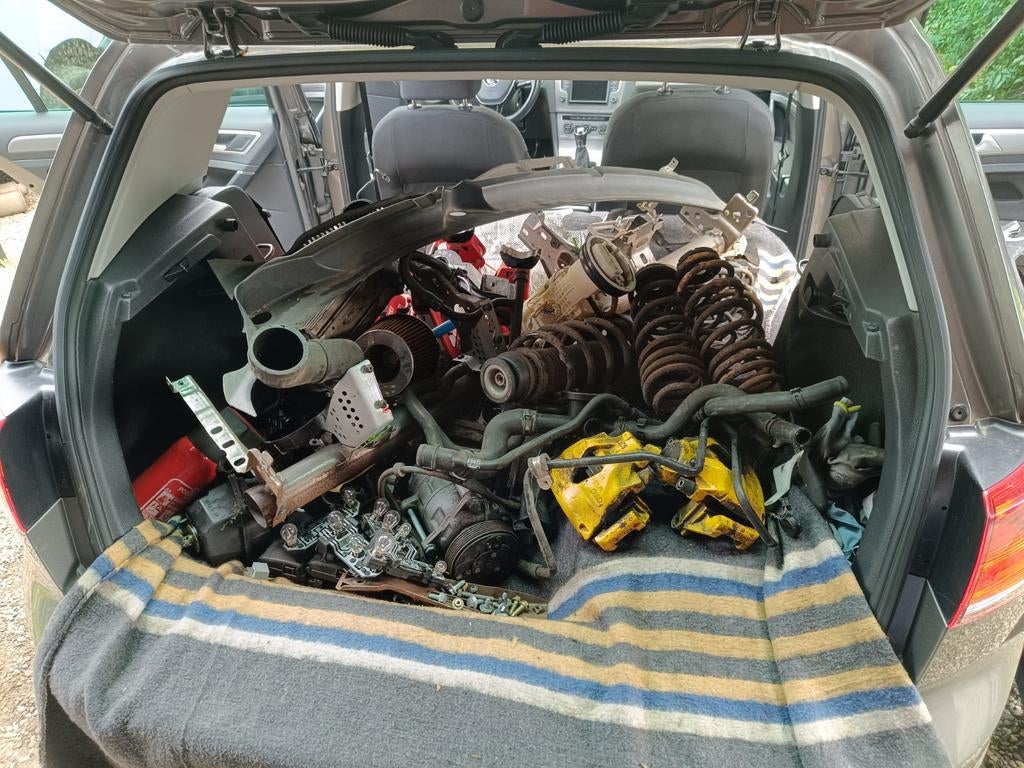Opruiming Volkswagen Golf 4 onderdelen motoren onderstel, Ophalen, Gebruikt, Seat