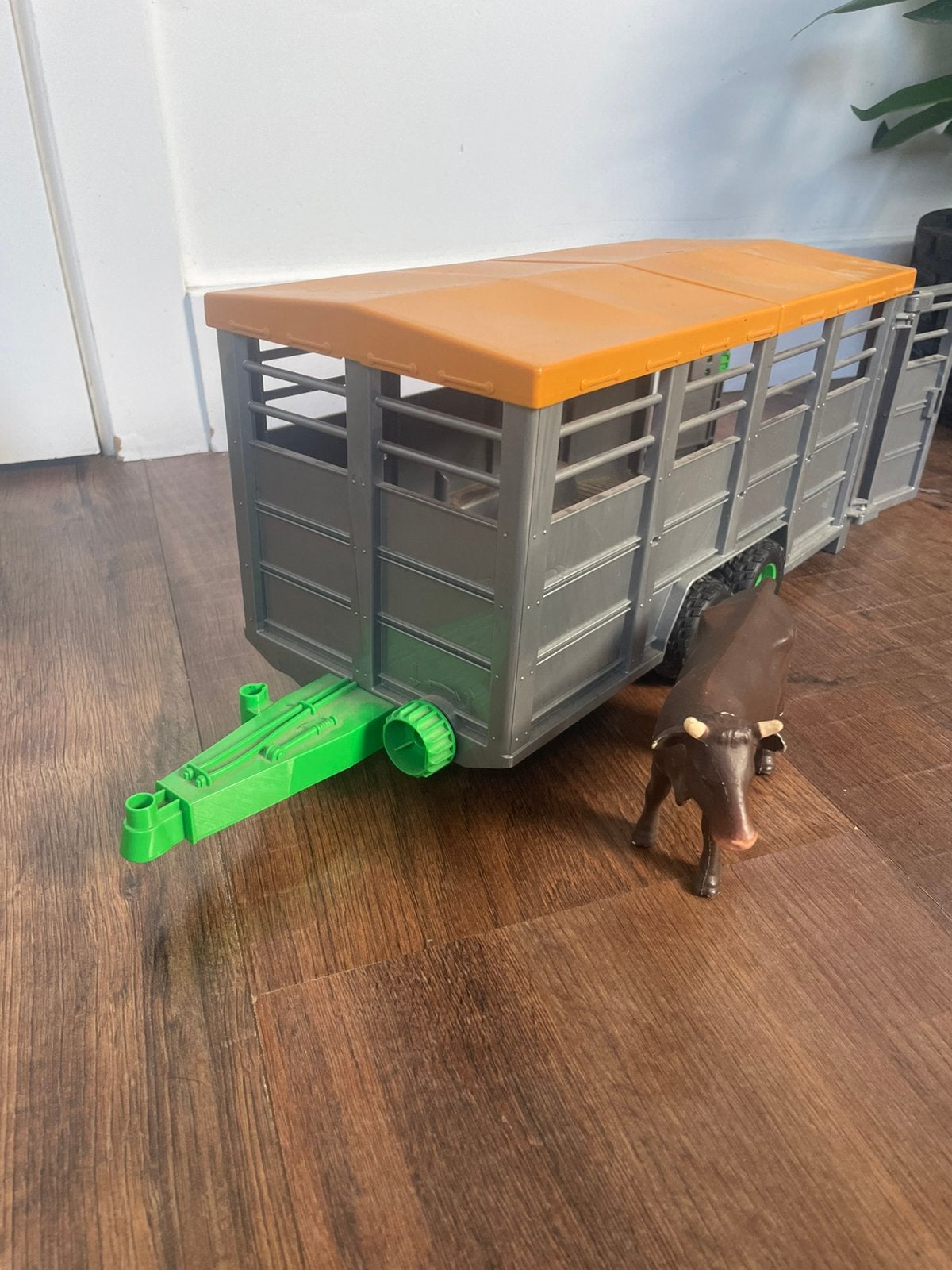 Bruder veewagen met koe, Ophalen of Verzenden, Zo goed als nieuw, Tractor of Landbouw, Overige merken