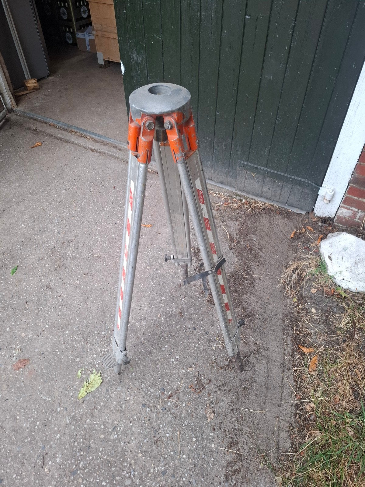 Robuust statief voor landmeetkunde/bouw, Ophalen, Gebruikt, Toebehoren
