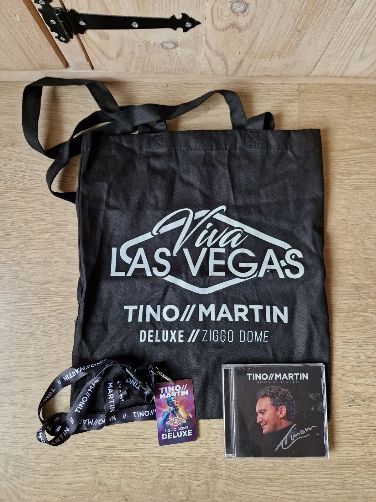 Tino Martin Deluxe Ziggo Dome Fanpakket met gesigneerde CD, Ophalen of Verzenden, Zo goed als nieuw, Levenslied of Smartlap, Inclusief doosje