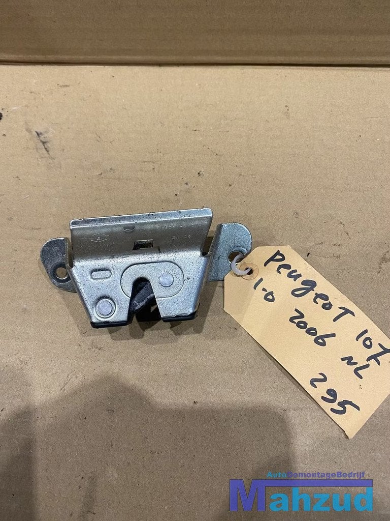PEUGEOT 107 C1 Achterklep slot 2005-2014, Taurusavenue 1
2132 LS  Hoofddorp, NL, Gebruikt, Contact.group@renault.com, Stellantis N.V.