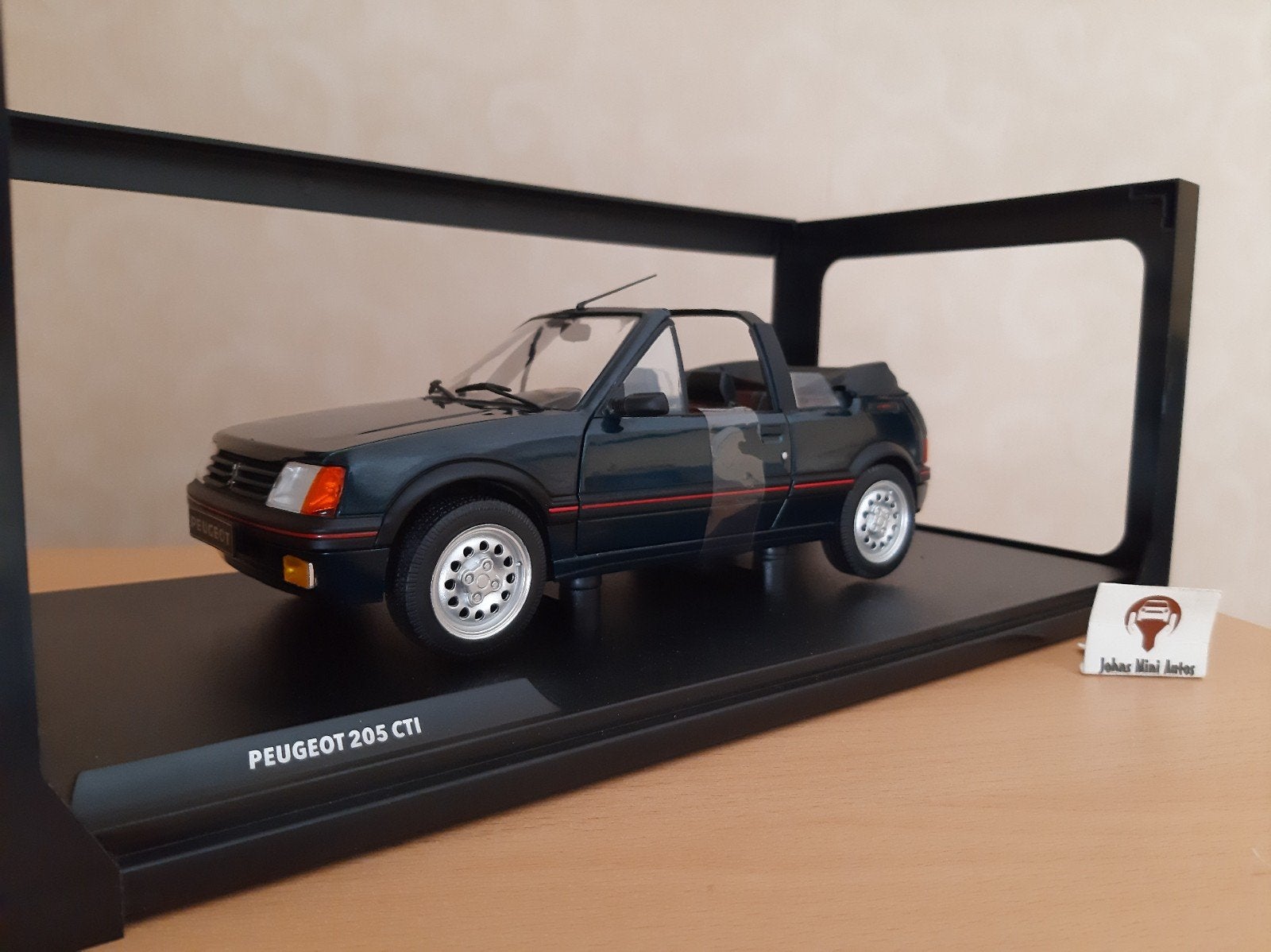 Peugeot 205 CTi 1986 donkergroen metallic van Solido 1:18