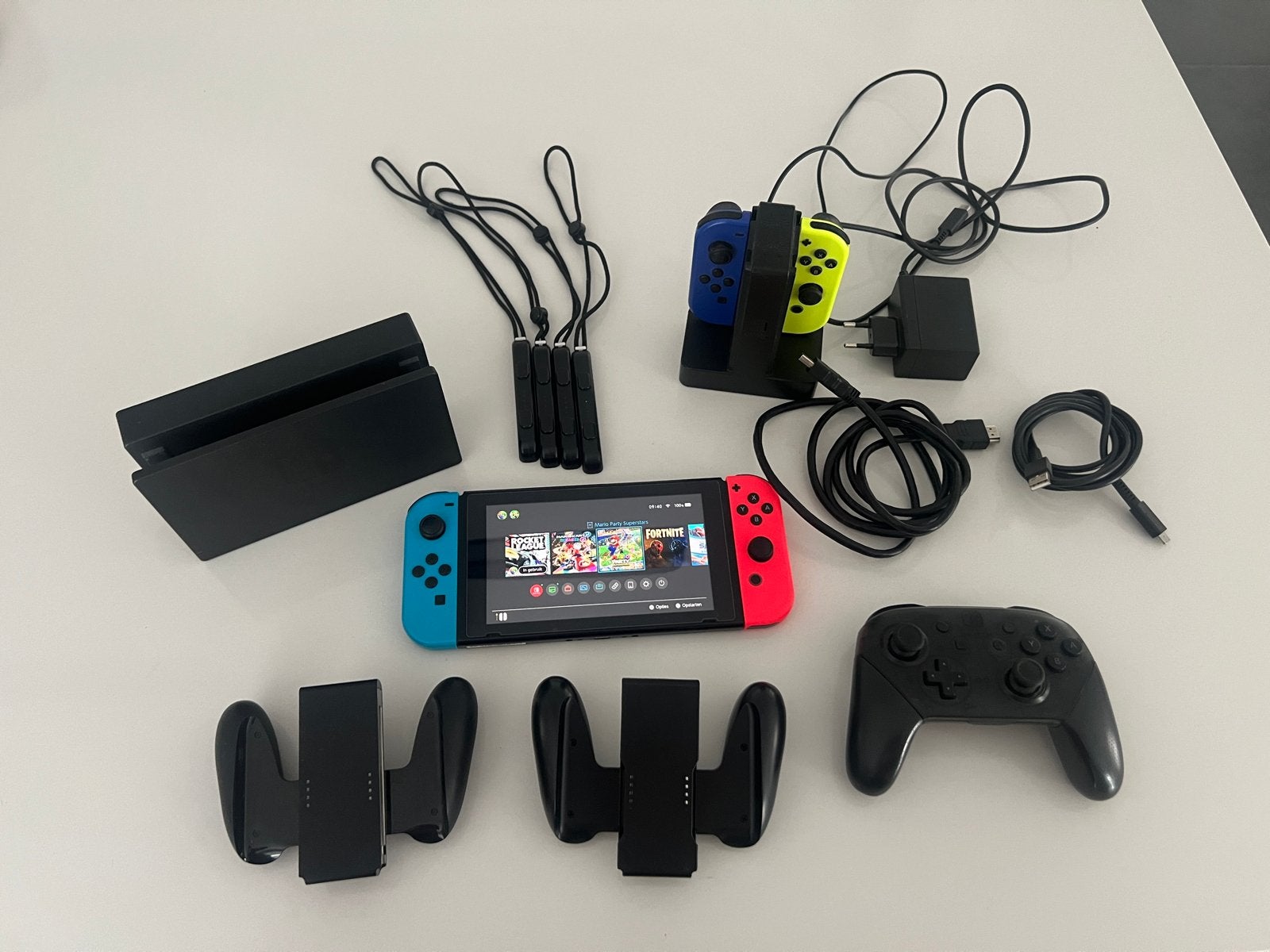 Nintendo Switch v2 met veel extra's, excl. games, Ophalen, Met games, Zo goed als nieuw, Switch Original