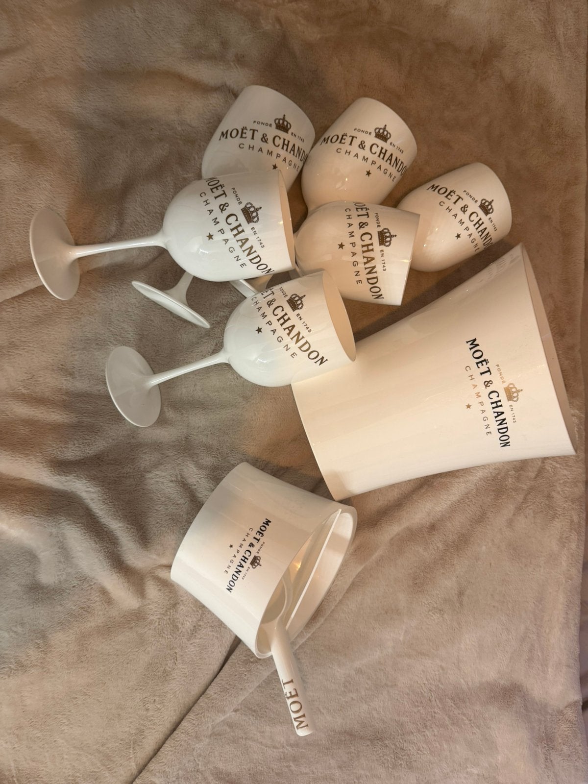Champagne set, Ophalen