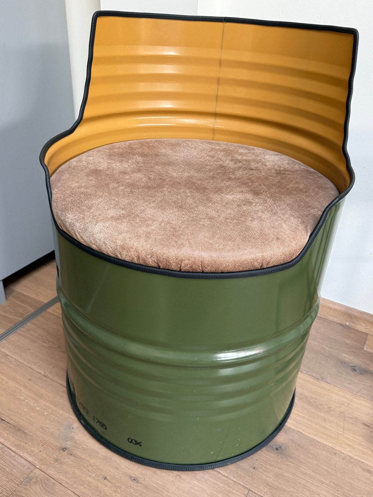 Olievat stoelen retro, Ophalen, Zo goed als nieuw, Twee