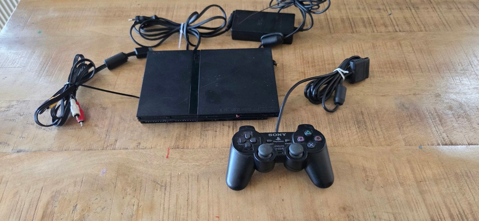 Sony PlayStation 2 Slim met controller en kabels, Gebruikt, Zwart, Ophalen of Verzenden, Met 1 controller