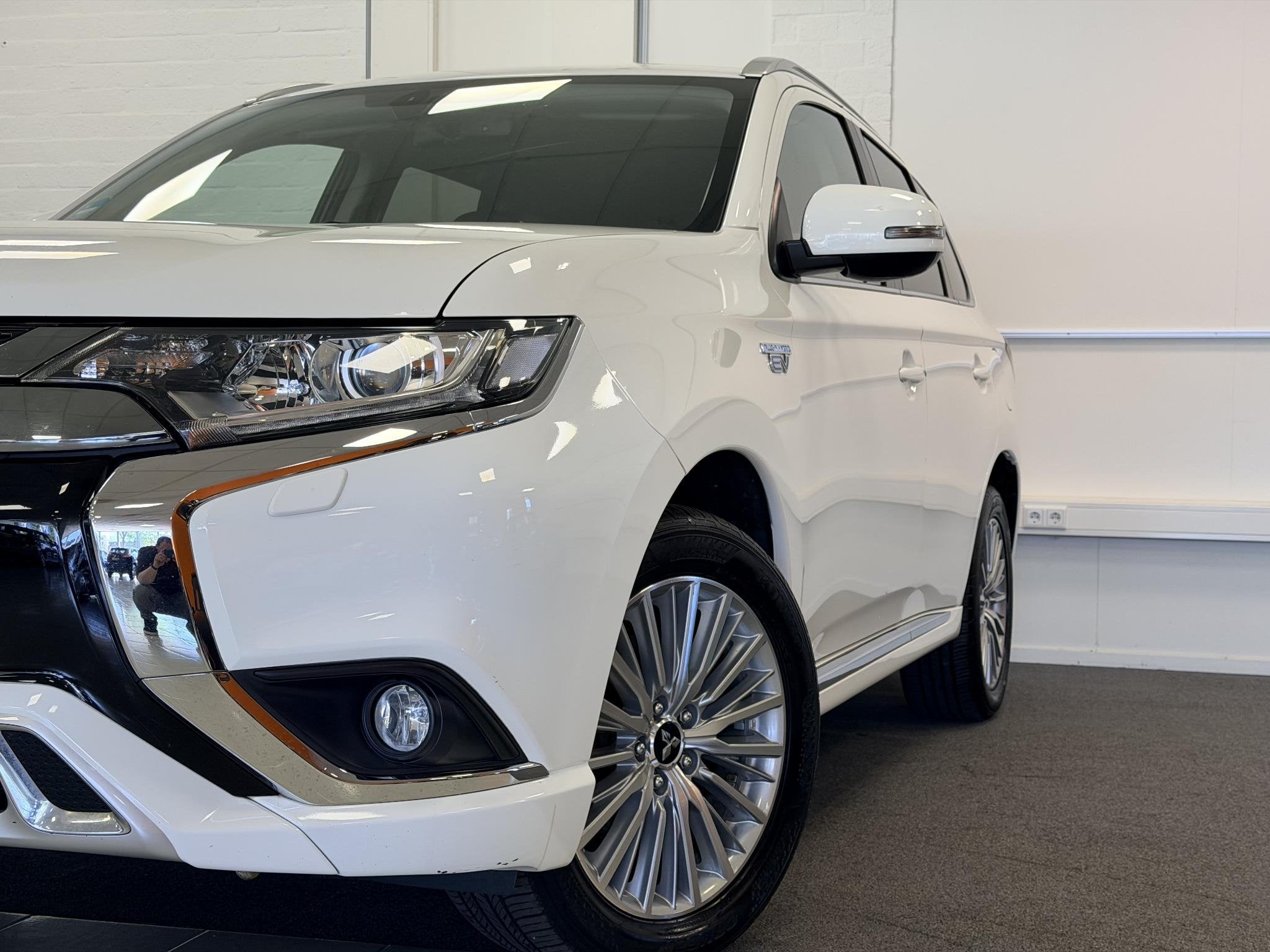 Mitsubishi Outlander 2.4 PHEV S-Edition | Trekhaak |, Automaat, Euro 6, 4 cilinders, Bedrijf