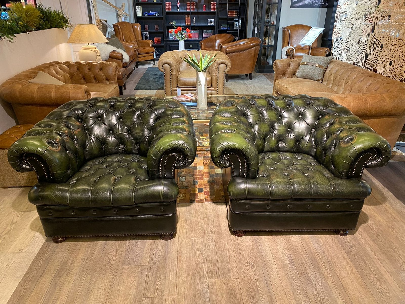 2X ENGELSE CHESTERFIELD CLUB FAUTEUILS BUTTONSEAT Groen, Huis en Inrichting, Fauteuils, Ophalen of Verzenden, 75 tot 100 cm