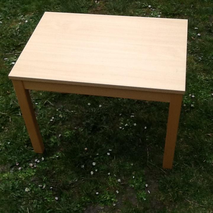 kleutertafel, Ophalen, Zo goed als nieuw, Stoel(en)
