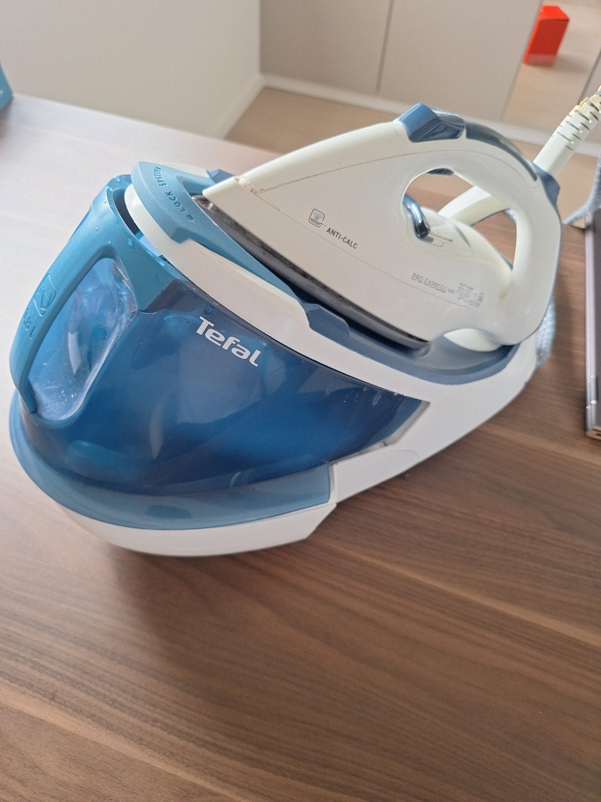 Tefal Pro Express Turbo Stoomgenerator Strijkijzer, Ophalen, Zo goed als nieuw, Strijkijzer met snoer