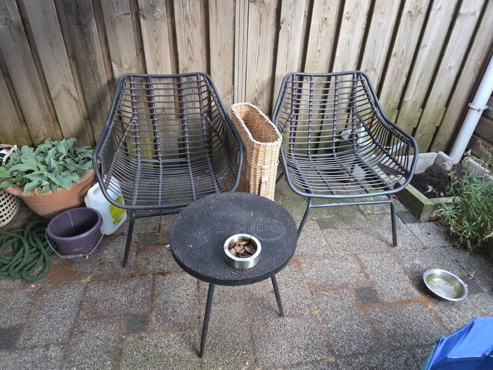 Twee zwarte lage Wicker Tuinstoelen, Tuin en Terras, Ophalen, Gebruikt, Wicker