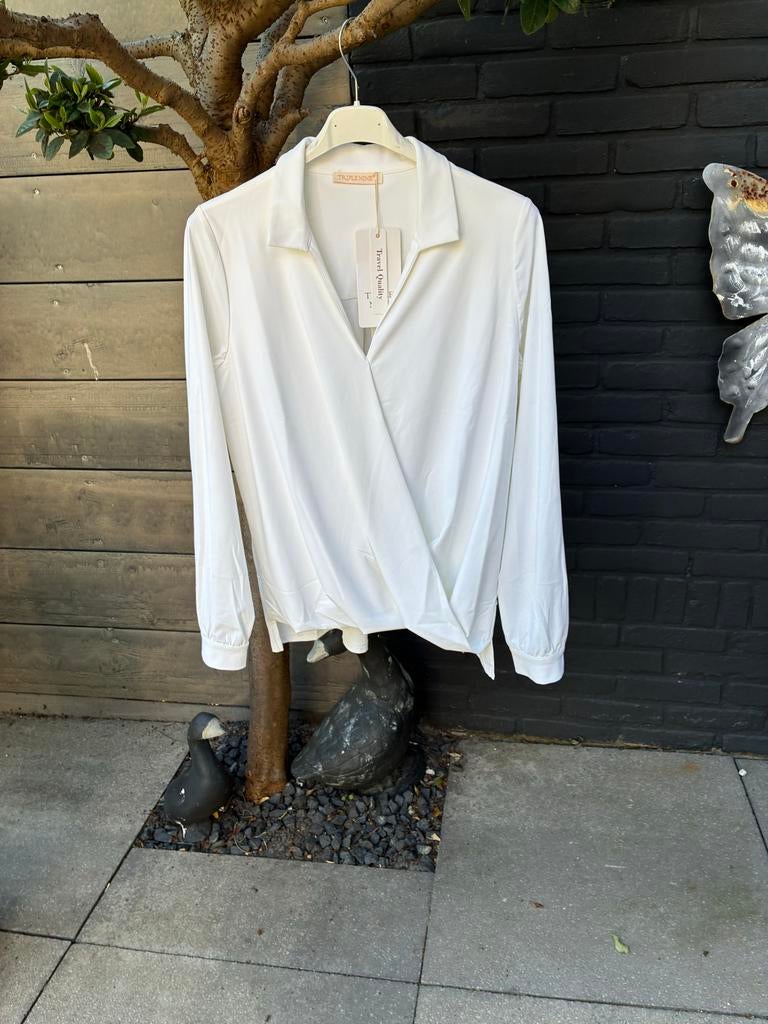 Triple Nine Blouse met overslag - Nieuw met prijskaartje, Ophalen of Verzenden, Nieuw, Maat 38/40 (M), Wit